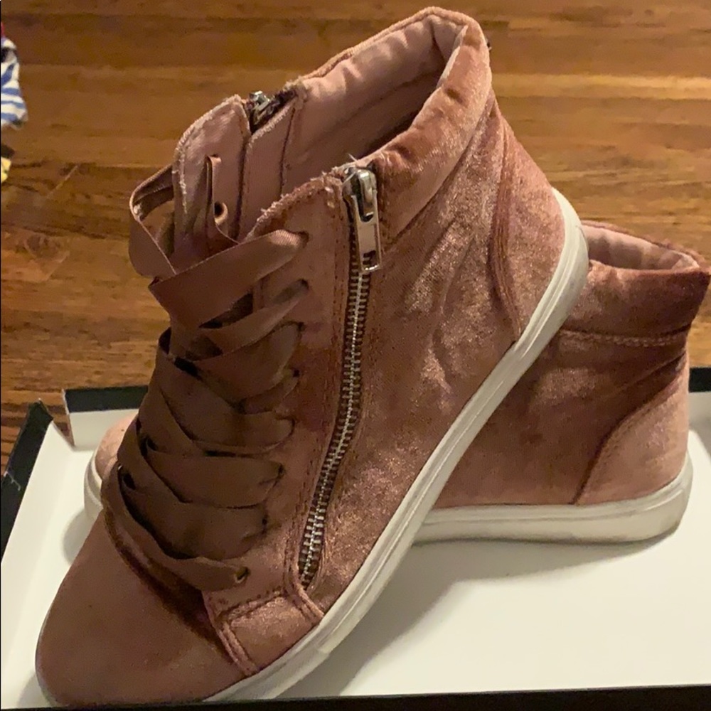 Steve Madden suede sneakers